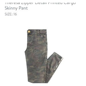 Camo Cropped Pants